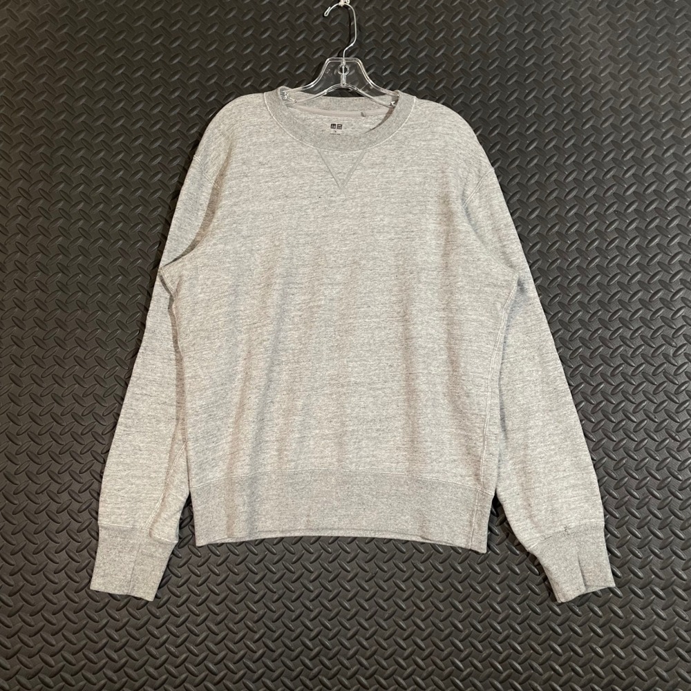 Uniqlo Light Gray Pullover Crewneck Long Sleeve Active Sweater Women's Medium